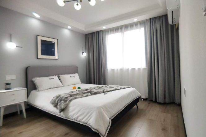 hongqiao rd 2BR/big living room/100sqm@L3/4/9