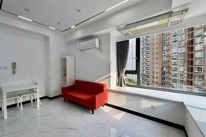Bright 1br with elevator near Wuding Rd M14