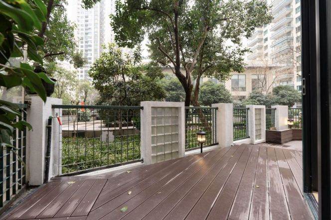  Large Garden Cozy 2BR in Central Xujiahui Floor-to-Ceiling Windows, Central AC & Floor Heating