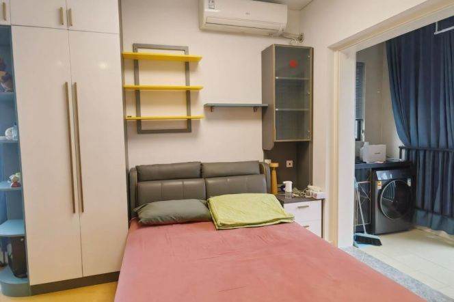 Cozy 1 br next NYU shanghai , 5 mins walking to L6/8/11 Oriental sports center St