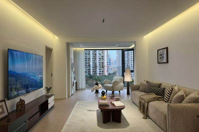 Brilliant City- Family -3brs 2baths 150sqm - Suzhou River- Environmental Friendly @ 1000 Trees Mall 