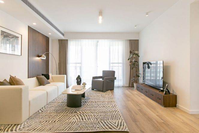 Qufu Rd or Xinzha Rd Station Elevator 3Br/2Bath with Suzhou River View Line1/8/10