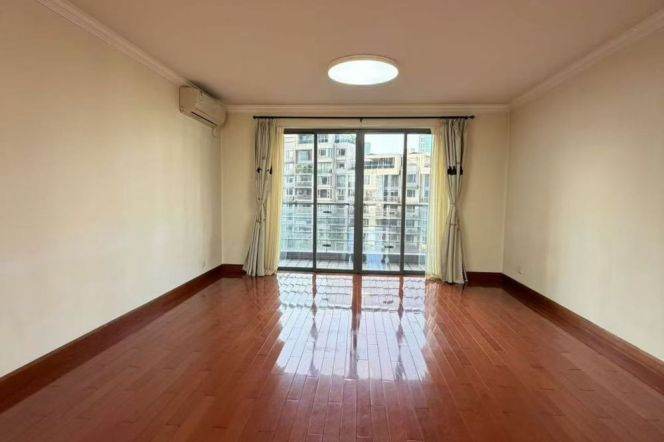Changshu rd elevator 3BR 2BATH with balcony
