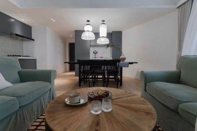  Spacious 3+1br with Balcony @Jing'an &Suzhou River   Line 1/12/13