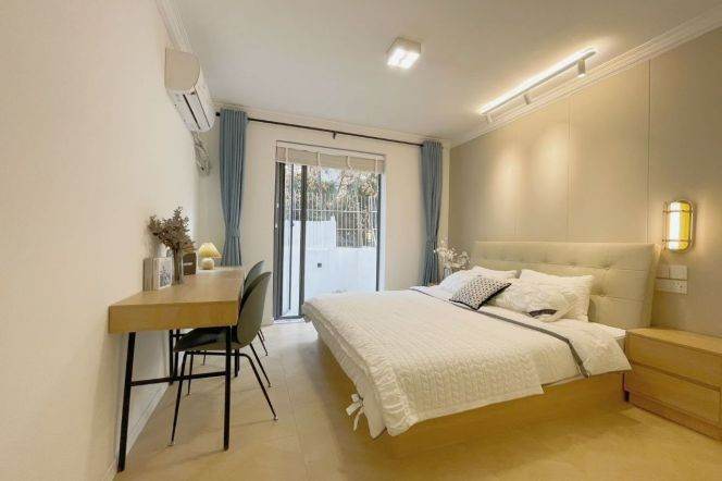 1br, big livingroom, garden, key, subway L4,6Lancun, 10k