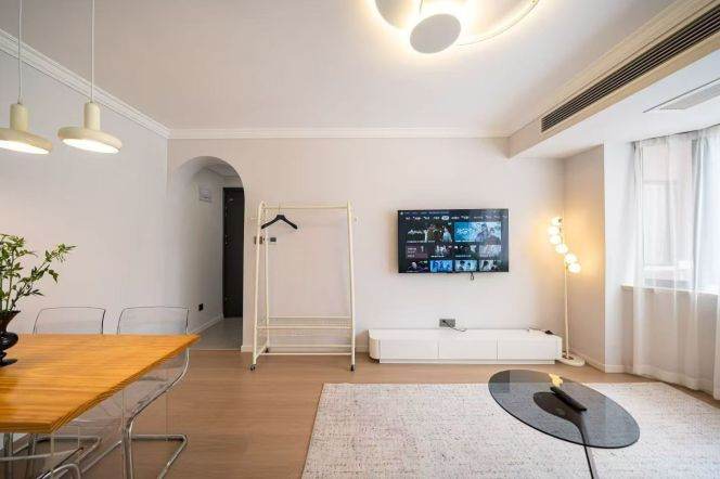 Modern 1br with elevator near Jiangsu Rd M2/11