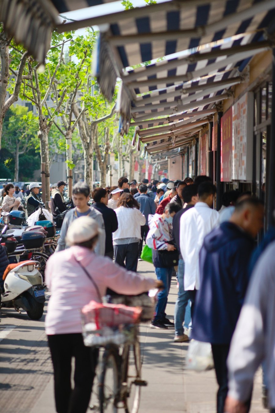 A Slow Waddle Down Carb Road: Jialing Street Food Market