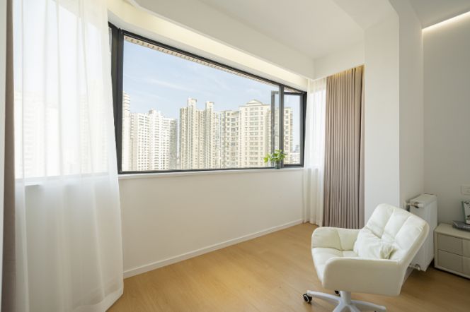 3 Brs, 2 Baths, Floor heating/Central ac/Oven, 150 sqm @ Xujiahui station L1,9&11