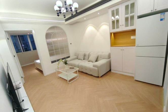 Modern 1br 1lr/bright room/spacious&cozy/West Yan'an rd@L3/4