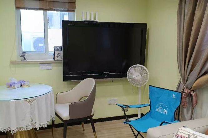 Lovely comfortable  1BR duplex  lane-house next to iapm   