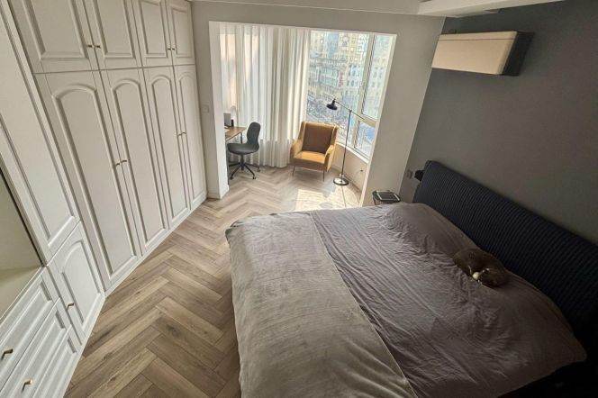 Modern 1 br of the Nice compound in Jing'an ,3 mins walking to L 13/14 WuNing Rd St.