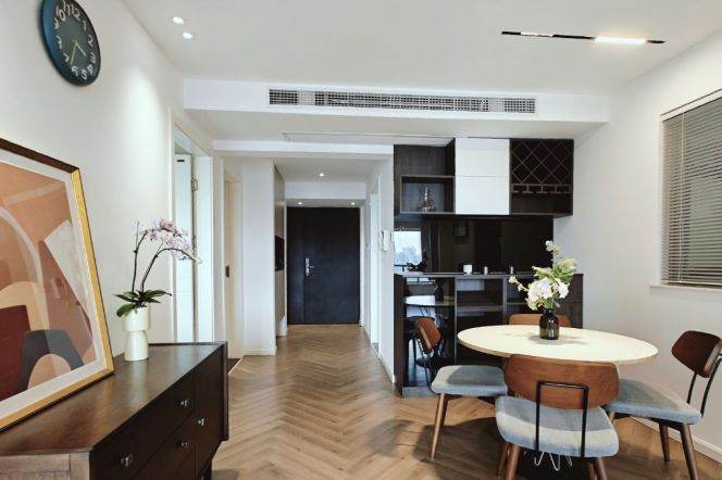 2BR 2BTH w/ Balcony nr ChangPing Road M7