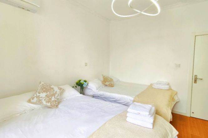 Shuyu Residence — Modern 2BR in Changning — 10,800 RMB