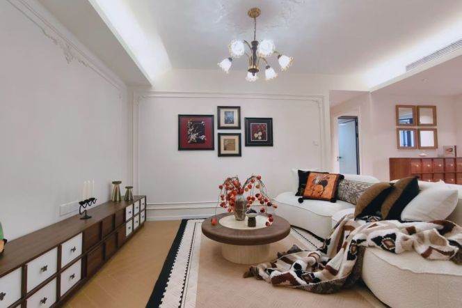 3 Brs, 2 Baths, Central ac/Oven, 140 sqm, High rise building @ Zhaojiabang metro L7&9