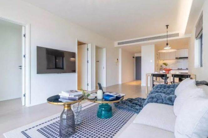 South Shaanxi Rd metro/2br2bt/central AC/floor heat/dishwasher/oven/outdoor balcony