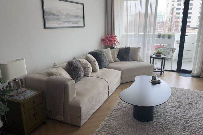   High-floor Spacious 3BR | Shanghai  library , Balcony + Metro Closeby, Floor Heating & Central AC