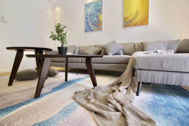 Changping Rd metro/2br2bt/central AC/floor heat/outdoor balcony/oven/free club/tennis court