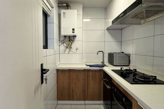 0 distance to Jing'an Temple L2&7 | Standard 2Br+Heating +Balcony 11.6K