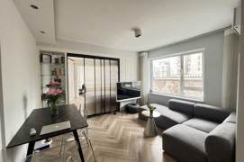 Modern 1 br of the Nice compound in Jing'an ,3 mins walking to L 13/14 WuNing Rd St.