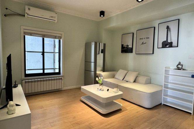 0 distance to Jing'an Temple L2&7 | Standard 2Br+Heating +Balcony 11.6K