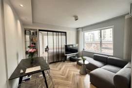 Sunny 1 bedroom apt in Jing'An by line 14