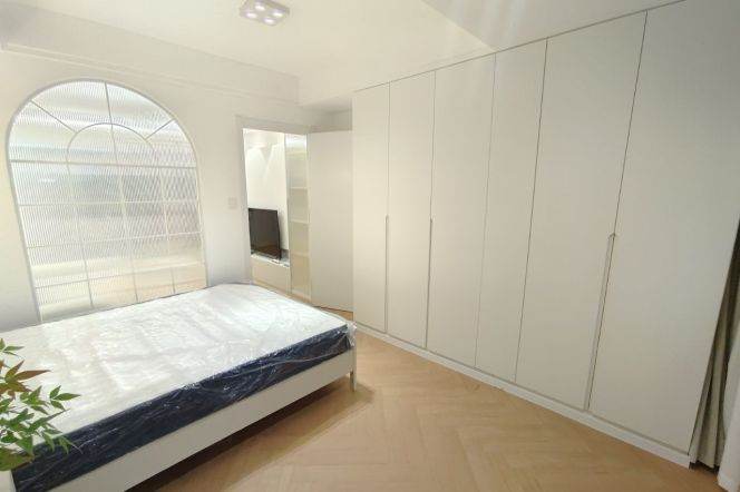 Modern 1br 1lr/bright room/spacious&cozy/West Yan'an rd@L3/4