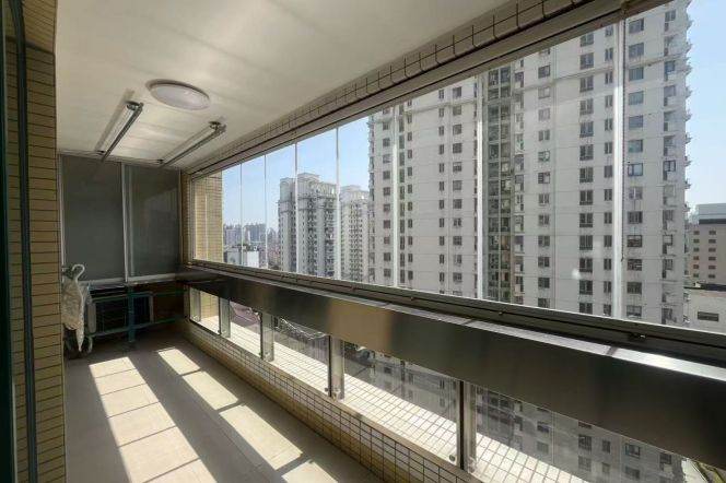 Modern compound,2Br,next to Zhong Shan Park station,L2,3,4