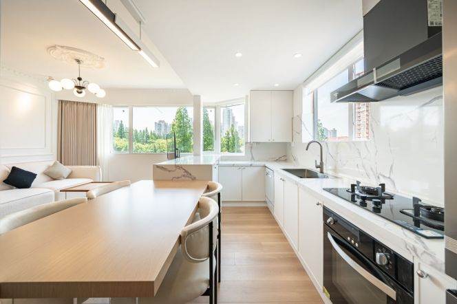 3 Brs, 2 Baths, Floor heating/Central ac/Oven/Dish washer, 150 sqm @ Jiangsu metro L2&11