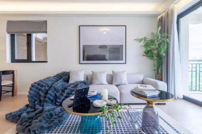 South Shaanxi Rd metro/2br2bt/central AC/floor heat/dishwasher/oven/outdoor balcony