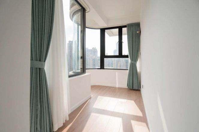 High-rise 2br with Balcony @Line 2/12/13 West Nanjing Road St.
