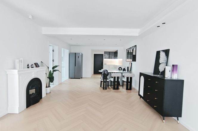 Charming spacious 3brs Balcony with elevator Nr L15 wuzhong rd sta 