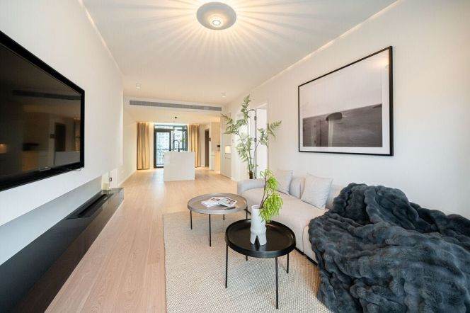 south Shaanxi rd 3br2bath190sqm