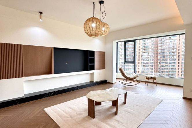 Spacious 3BR in Gubei | Panoramic View Floor-to-Ceiling Windows, Central AC & Floor Heating