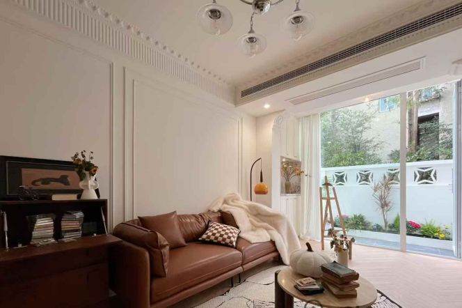 Huaihai rd 2br100sqm with garden