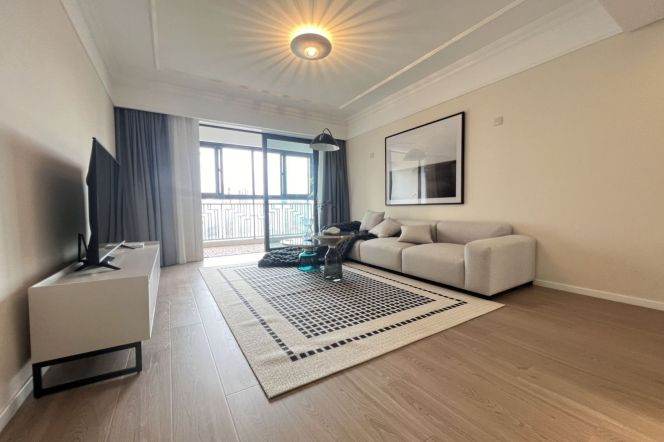 3 Brs, 2 Baths, Balcony/Floor heating/Dish washer, 132 sqm, New compound @ Changshou metro L7&13