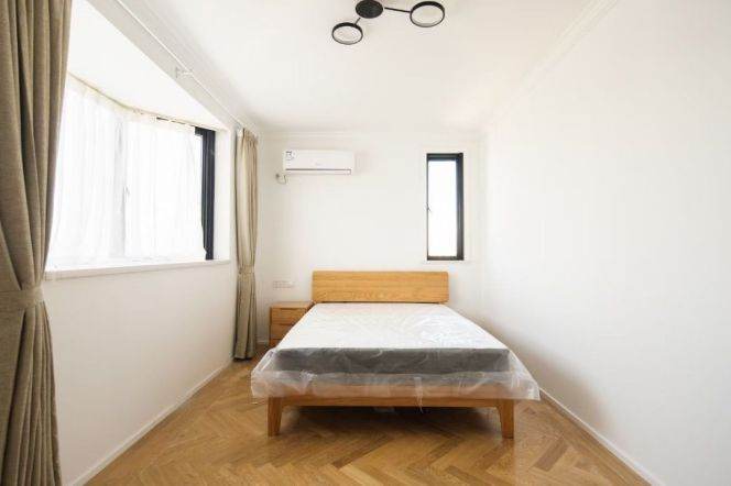 4 Brs, 2 Baths with Open Balcony/Floor heating/Oven/Dish washer, 130 sqm @ Jiaotong uni L10&11