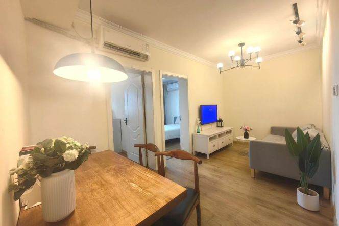 Sihe Garden — Cozy & Bright 2BR in Central Location — 13,500 RMB