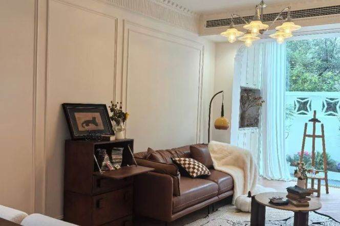 Delicate 2BR Ground Floor Apt w/Patio nr Shanghai Library