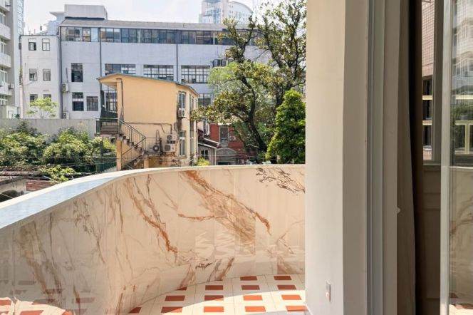 1+1 Rooms with Open Balcony, 110 sqm @ West Nanjing metro L2