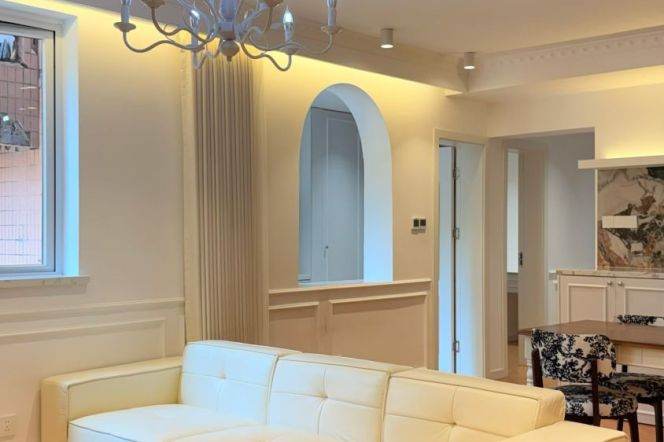 1+1 Rooms with Open Balcony, 110 sqm @ West Nanjing metro L2