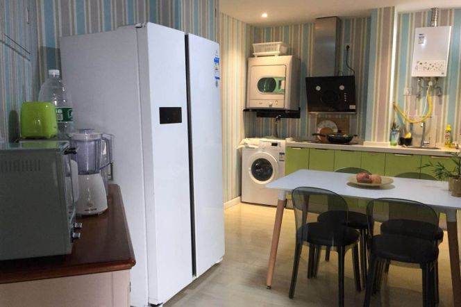 1Room  shared apt near line 4 Shanghai Stadium and Xujiahui can long and short lease