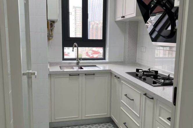 Jiangsu rd elevator 3BR apartment