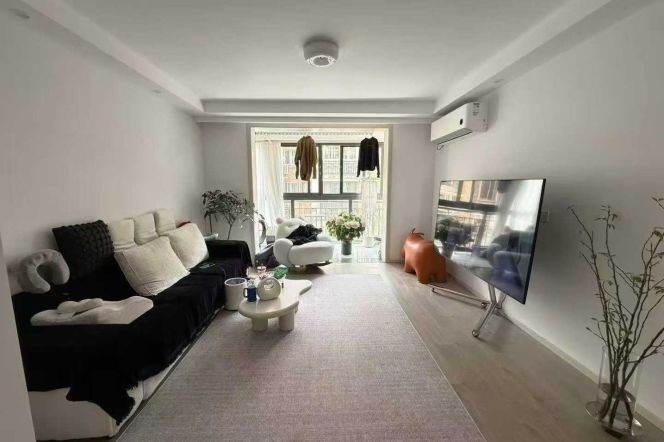 Bright 3BR Elevator Apt on the bank of Suzhou Creek/Jing'an, only 15.5k