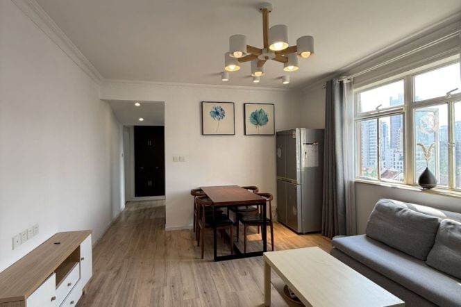 Great Value 2beds with Elevator - good location- line 7 changping Road 