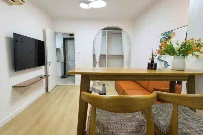 8k Cozy 1Br with big terrace Nr Jiaotong University line 10/11
