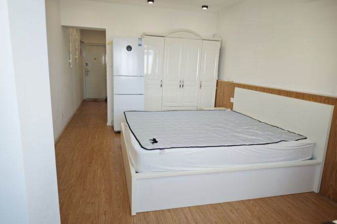 Fantastic view / lovely 1 BR with elevator  near Hengshan rd line 1 