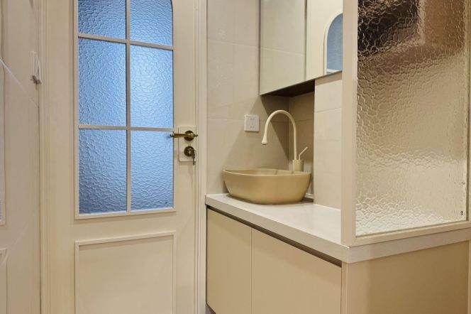 Modern 1 br in ChangNing ,easy to L 2/15 LouShanGuan Rd St.