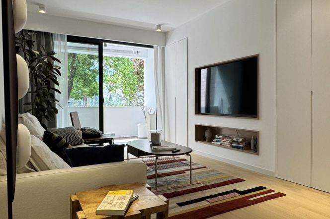Fabulous 3BR Apt | West Nanjing rd Mt L2/12/13 | Balcony+ Elevator +Heating 