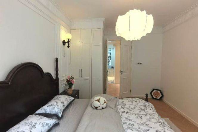 Delicate 2BR Ground Floor Apt w/Patio nr Shanghai Library