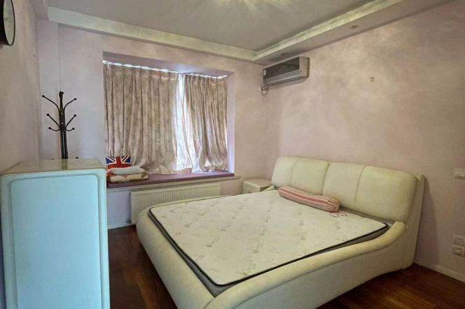 Super nice 2Br with heating along the Huangpu river good compound
